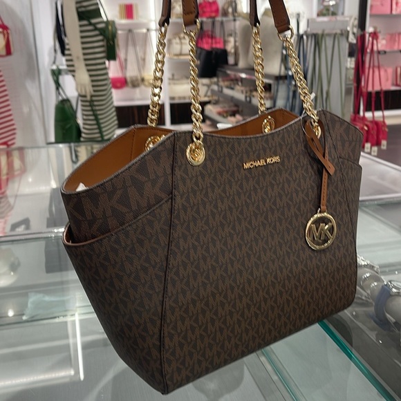 MICHAEL KORS 
Jet Set Large Signature Shoulder Tote Bag
Brown Signature 
NWT - Picture 16 of 16